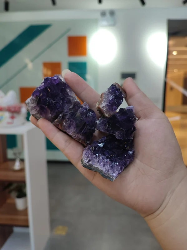 10-70g 30-50mm Amethyst Geode Natural Crystal Quartz Stone Wand Point Energy Healing Mineral Stone Rock Home Decor Geode - Image 4