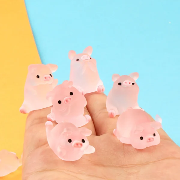 A Set Of Six Resin Cute Glow-In-The-Dark Piggy Ornament DIY Keychain Micro-Landscaping Accessories Home Desktop Car Decoration - Image 2