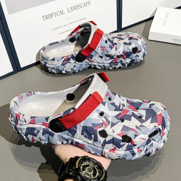 2024 Summer New Men's Slippers Outdoor Garden Clogs Male Casual Shoes Fashion Luxury Sandals Comfort Home Soft Slippers 40-47