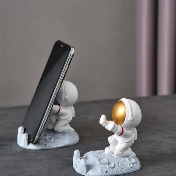 Office Desk Decoration Nordic Style Astronauts Mobile Phone Stand Holder Ornaments Resin Spaceman Bracket Toys Gift - Image 2