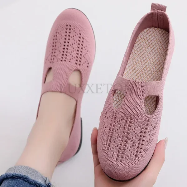 Fashionable and Breathable Summer Mesh Lightweight Mother Shoes Slip on Flat Casual Non Slip Sports Vulcanized Shoes for Women