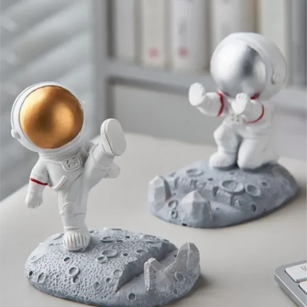 Office Desk Decoration Nordic Style Astronauts Mobile Phone Stand Holder Ornaments Resin Spaceman Bracket Toys Gift - Image 5